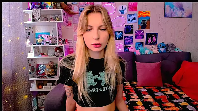 Snapshot of Maria_Hunt chatting on 02.21.25 Maria Hunt online show from 02.21.25