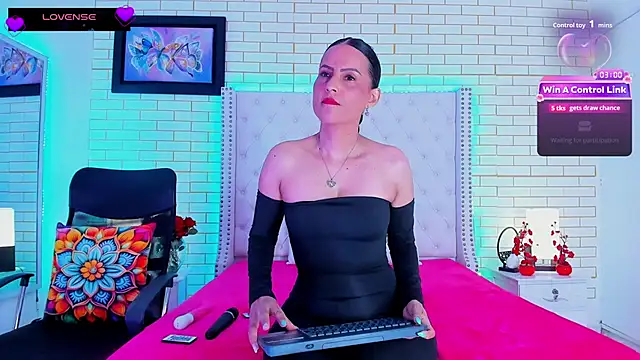 Snapshot of Coco_Balenciaga_ chatting on 06.08.26 Coco Balenciaga online show from 06.08.26