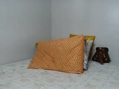 Snapshot of glam_mish chatting on 03.16.26 glam mish online show from 03.16.26