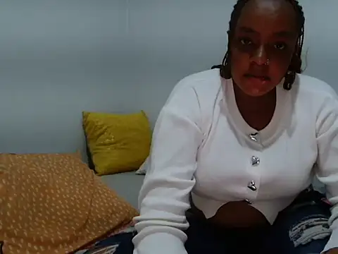 Snapshot of glam_mish chatting on 03.26.26 glam mish online show from 03.26.26