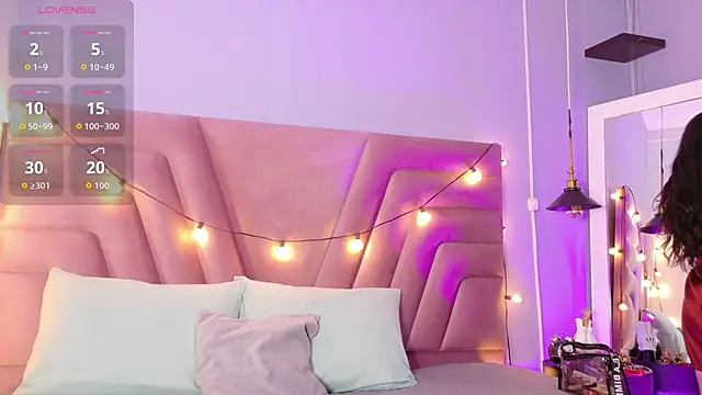 littleebluee online show from 09.28.25