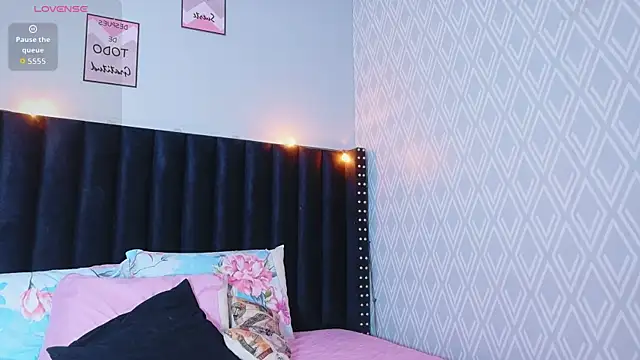 littleebluee online show from 01.18.26