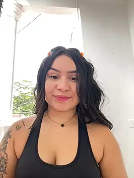 Pretty Isadora online show from 12.30.24