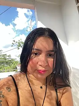 Pretty Isadora online show from 01.18.25