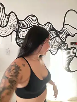 Pretty Isadora online show from 01.27.25