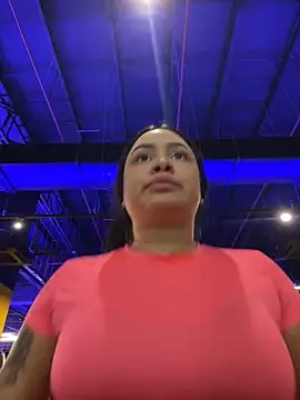 Pretty Isadora online show from 01.28.25