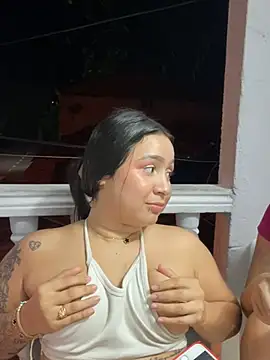 Pretty Isadora online show from 02.02.25