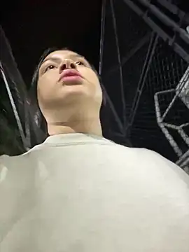 Pretty Isadora online show from 03.20.25