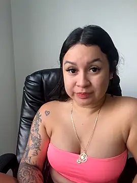 Pretty Isadora online show from 01.08.26