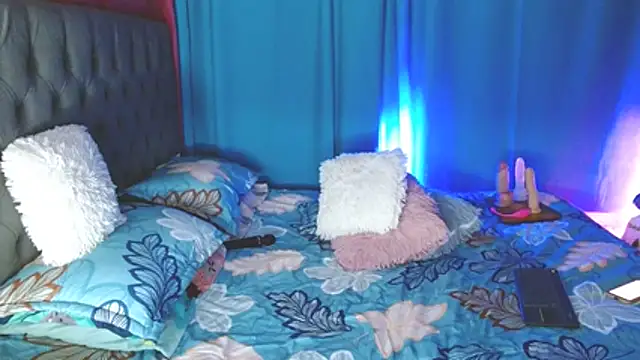 Kerly Lopez online show from 04.15.26