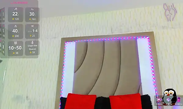 Snapshot of ThyaraJhons chatting on 09.17.25 ThyaraJhons online show from 09.17.25