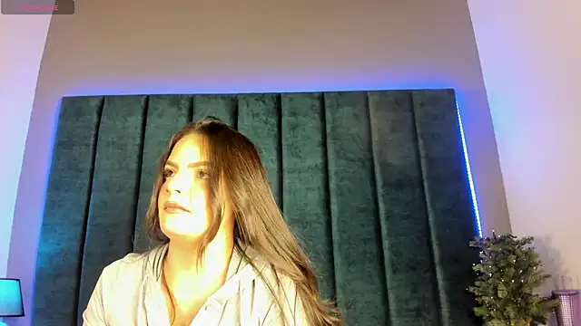 IsabellaGrey19 online show from 12.15.25