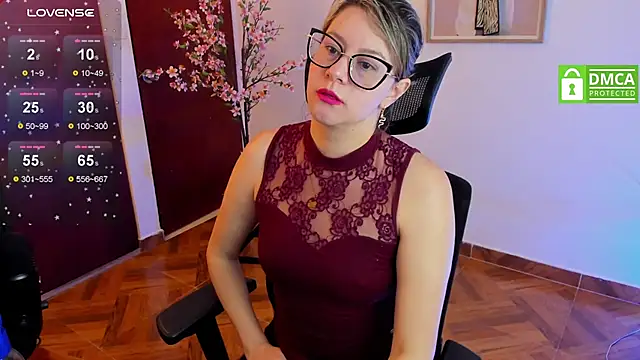 Chanelll Taylorr  online show from 03.20.25