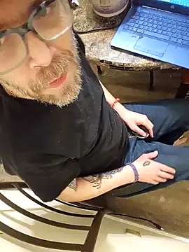 Snapshot of Geaux_Again chatting on 02.21.25 Geaux Again online show from 02.21.25