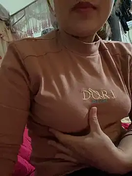 Milk Mom99 online show from 01.10.25