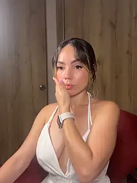 Snapshot of nakary00 chatting on 12.17.25 nakary00 online show from 12.17.25