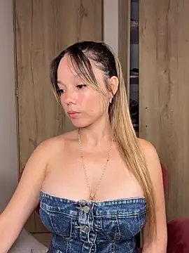 Snapshot of nakary00 chatting on 01.15.26 nakary00 online show from 01.15.26