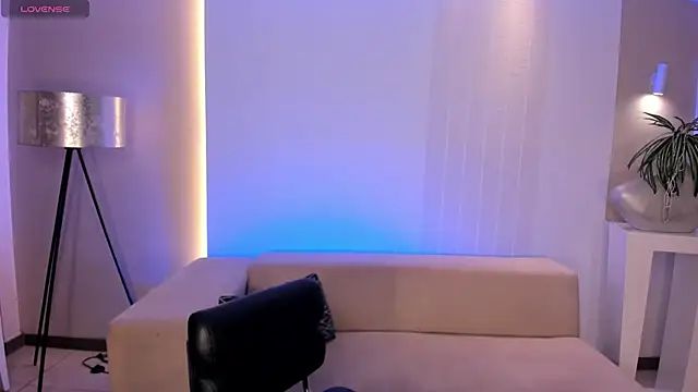 Snapshot of SamanthaKlein_ chatting on 10.27.25 SamanthaKlein online show from 10.27.25