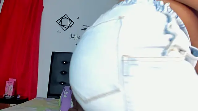 Snapshot of AmbarthSmiith2 chatting on 03.01.25 AmbarthSmiith2 online show from 03.01.25