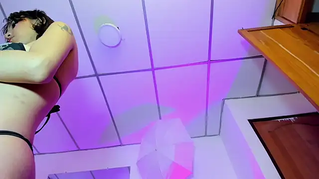 Snapshot of Naomi-Haruno chatting on 02.01.25 Naomi-Haruno online show from 02.01.25