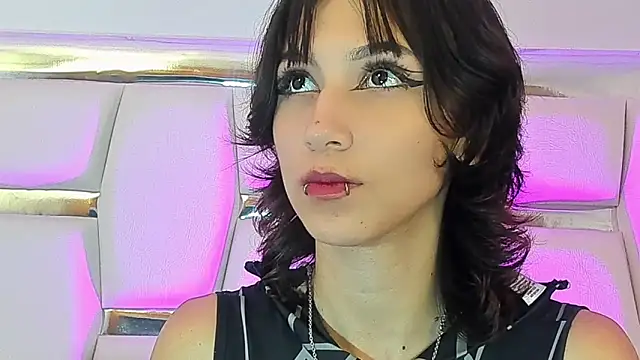 Snapshot of Naomi-Haruno chatting on 02.11.25 Naomi-Haruno online show from 02.11.25