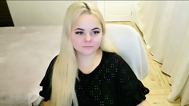 Snapshot of lovely-eyes chatting on 01.03.25 lovely-eyes online show from 01.03.25