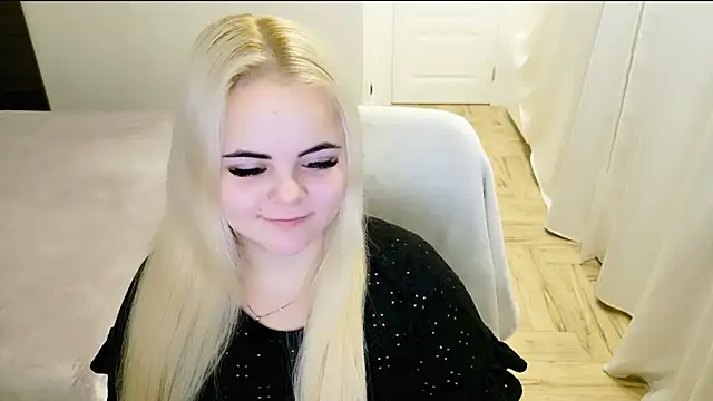 Snapshot of lovely-eyes chatting on 01.19.25 lovely-eyes online show from 01.19.25