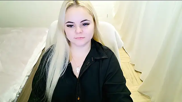 Snapshot of lovely-eyes chatting on 02.12.25 lovely-eyes online show from 02.12.25