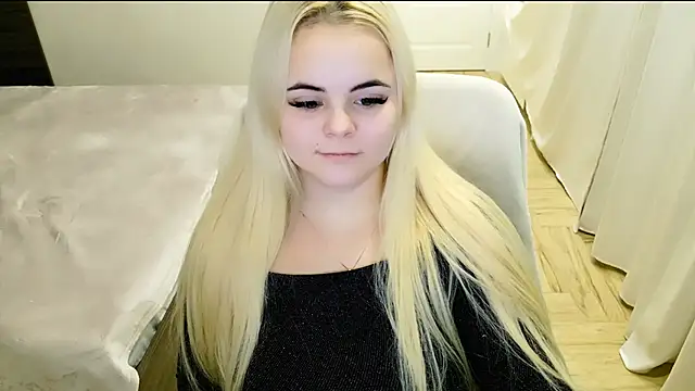 Snapshot of lovely-eyes chatting on 02.18.25 lovely-eyes online show from 02.18.25