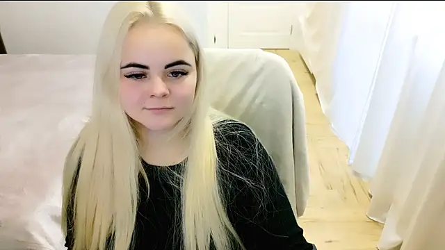 Snapshot of lovely-eyes chatting on 02.28.25 lovely-eyes online show from 02.28.25