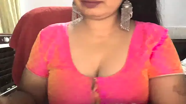 Snapshot of Gulaboo_bhabi chatting on 04.28.26 Gulaboo bhabi online show from 04.28.26