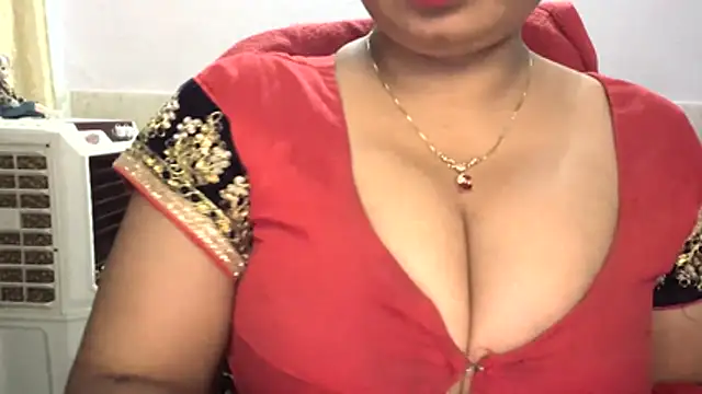 Snapshot of Gulaboo_bhabi chatting on 05.04.26 Gulaboo bhabi online show from 05.04.26