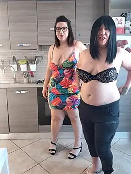 carolyne2023 online show from 04.18.26