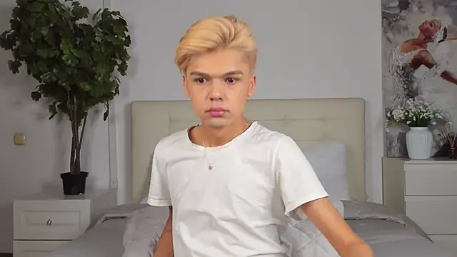 Snapshot of Felix_Rey chatting on 02.08.25 Felix Rey online show from 02.08.25