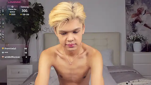 Snapshot of Felix_Rey chatting on 02.22.25 Felix Rey online show from 02.22.25