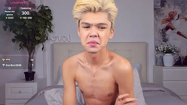 Snapshot of Felix_Rey chatting on 03.05.25 Felix Rey online show from 03.05.25