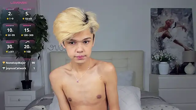 Snapshot of Felix_Rey chatting on 03.20.25 Felix Rey online show from 03.20.25