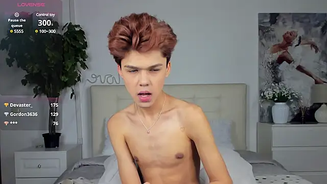 Snapshot of Felix_Rey chatting on 03.22.25 Felix Rey online show from 03.22.25