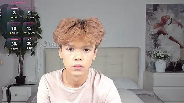 Snapshot of Felix_Rey chatting on 09.27.25 Felix Rey online show from 09.27.25