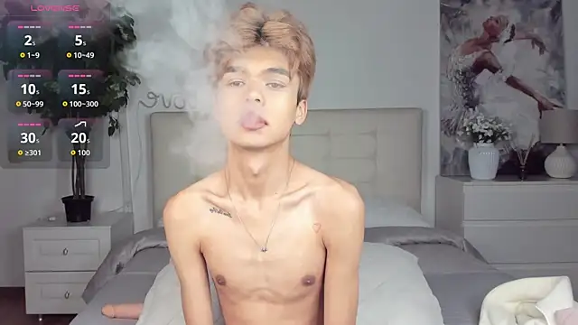 Snapshot of Felix_Rey chatting on 10.08.25 Felix Rey online show from 10.08.25