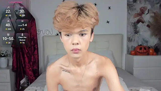 Snapshot of Felix_Rey chatting on 10.26.25 Felix Rey online show from 10.26.25