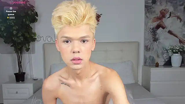 Snapshot of Felix_Rey chatting on 11.24.25 Felix Rey online show from 11.24.25