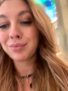 Snapshot of Sweet___Emily chatting on 12.03.24 Sweet Emily online show from 12.03.24