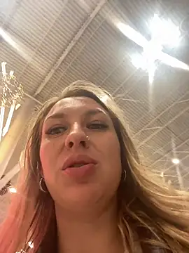 Snapshot of Sweet___Emily chatting on 11.30.25 Sweet Emily online show from 11.30.25