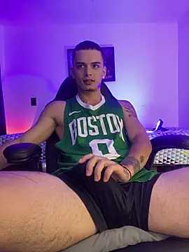 Snapshot of danny_42027 chatting on 02.04.25 danny 42027 online show from 02.04.25