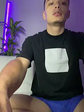 Snapshot of danny_42027 chatting on 03.01.25 danny 42027 online show from 03.01.25