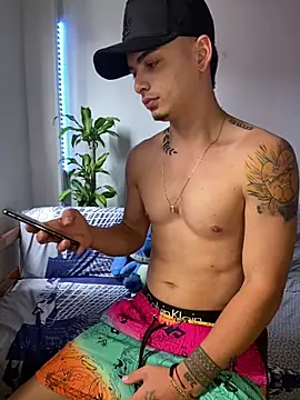 Snapshot of danny_42027 chatting on 03.04.25 danny 42027 online show from 03.04.25