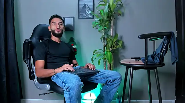 Damian 022 online show from 12.28.24