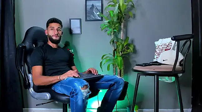 Damian 022 online show from 12.30.24