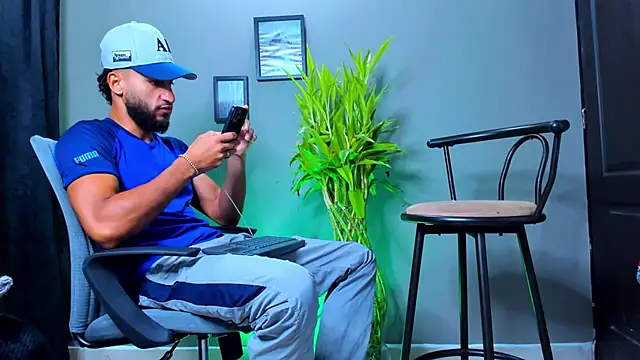 Damian 022 online show from 10.22.25